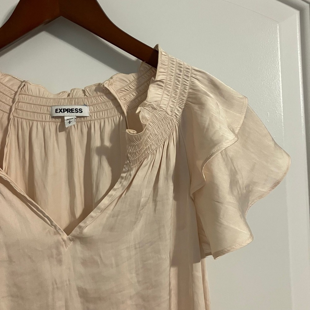 Express silky ruffle v-neck blouse flutter sleeves light peach color Women's S - Picture 4 of 12